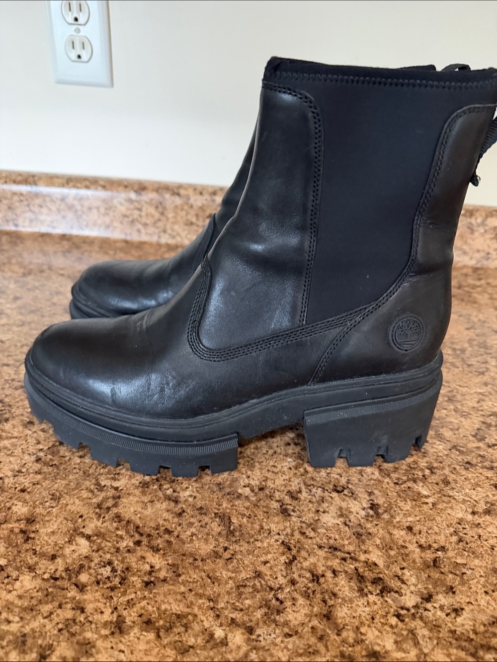 Timberland Women's Black Chunky Lug Chelsea Boots
